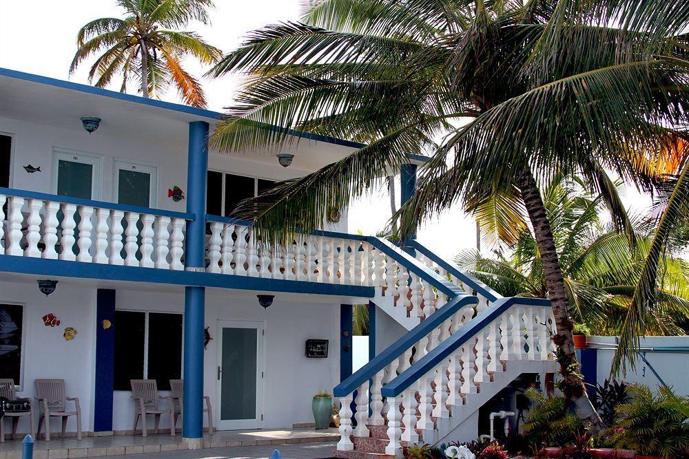 The Beach Guesthouse Pinones Exteriör bild