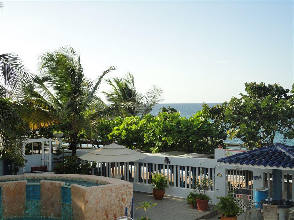 The Beach Guesthouse Pinones Exteriör bild